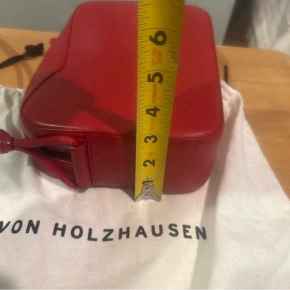Von Holzhausen Red vegan “ leather “ bambu crossbody zipper bag - Picture 7 of 16